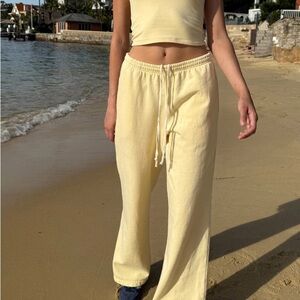 BRANDY MELVILLE ANASTASIA SWEATPANTS BUTTER YELLOW